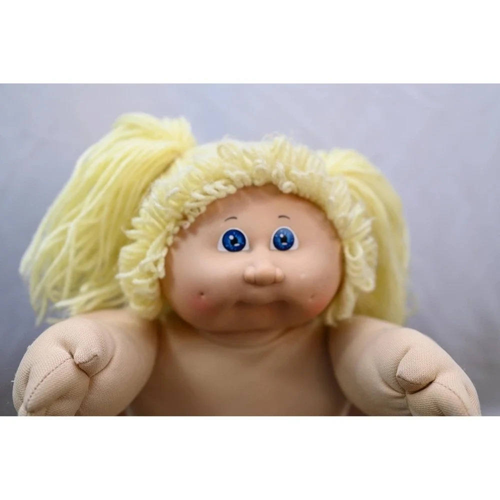 Vintage 1982 Cabbage Patch Kids Doll Blonde Yarn Hair Blue Eyes Coleco 17in